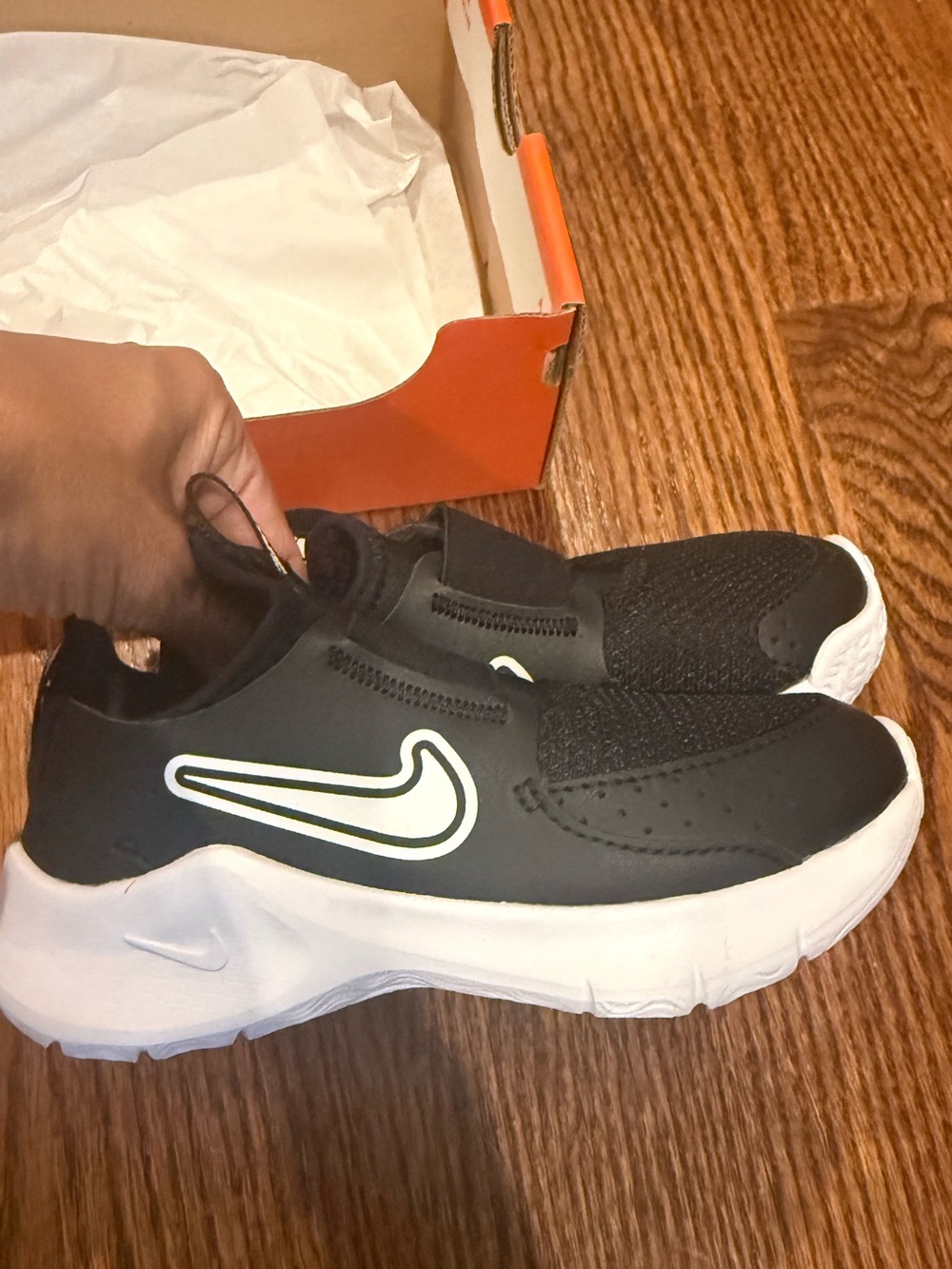 Nike Flex Runner 3 - black/white Size 9C (little kids)